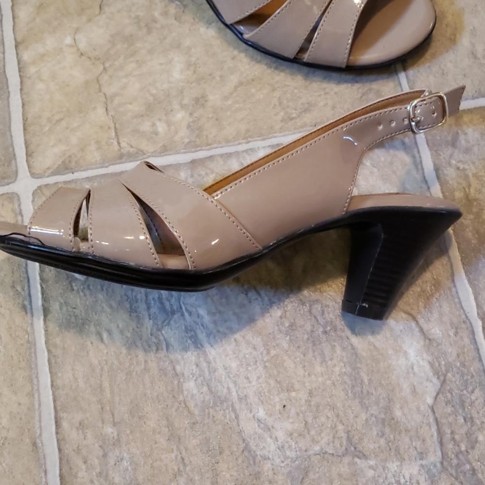 Heels - Picture 2 of 2